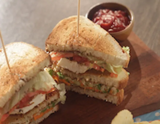 VEG CLUB SANDWICH - skk