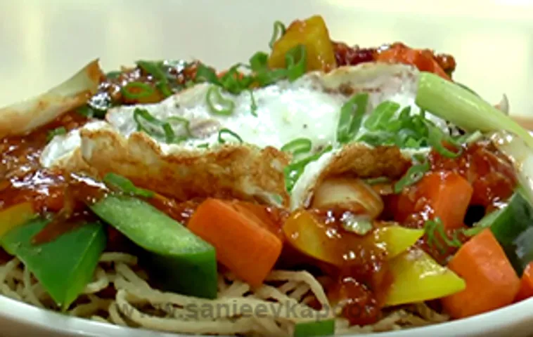Crispy Noodles with Vegetables and Eggs