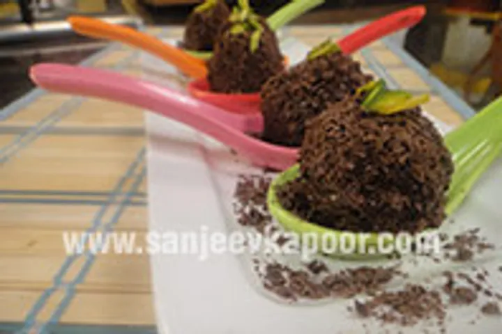 Chocolate and Cashew Laddoo