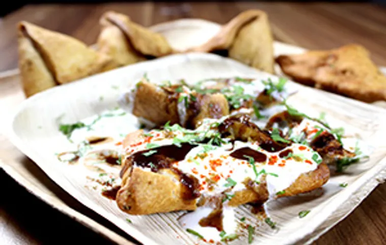 Pindi Chole Samosa