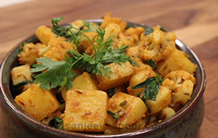 Aloo Gobhi Methi Tuk