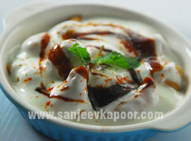 Teen Dal Ke Dahi Bhalle