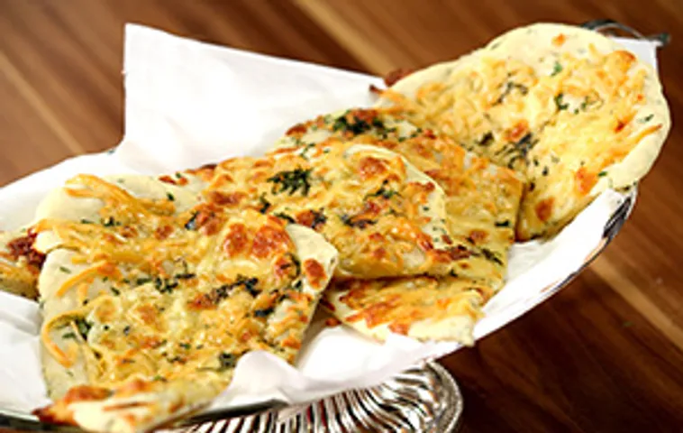 Cheesy Garlic Naan