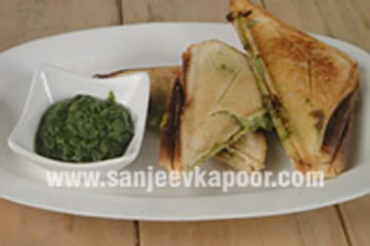 Chilli Cheese Chutney Sandwich