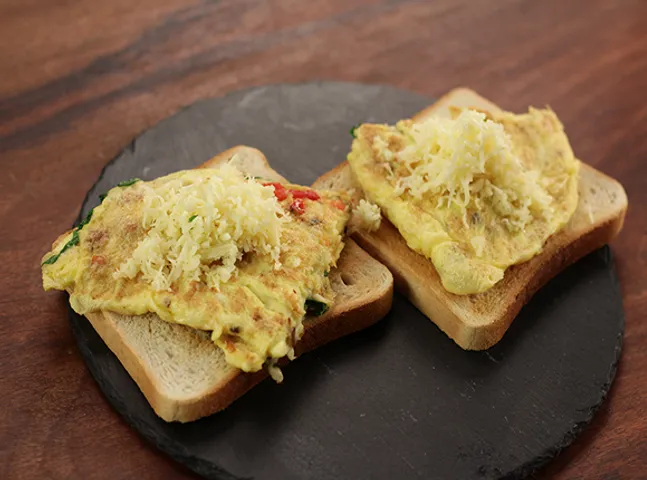 Rolled Cheese Omelette 