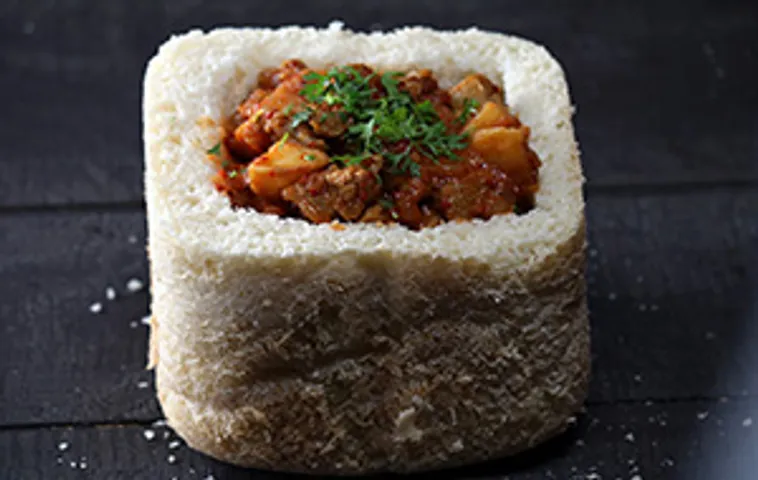 Mutton Vindaloo Bunny Chow