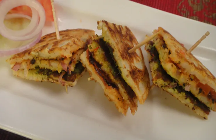 Uttappam Sandwich