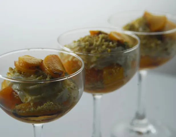 Grilled Peach Yogurt Sundae