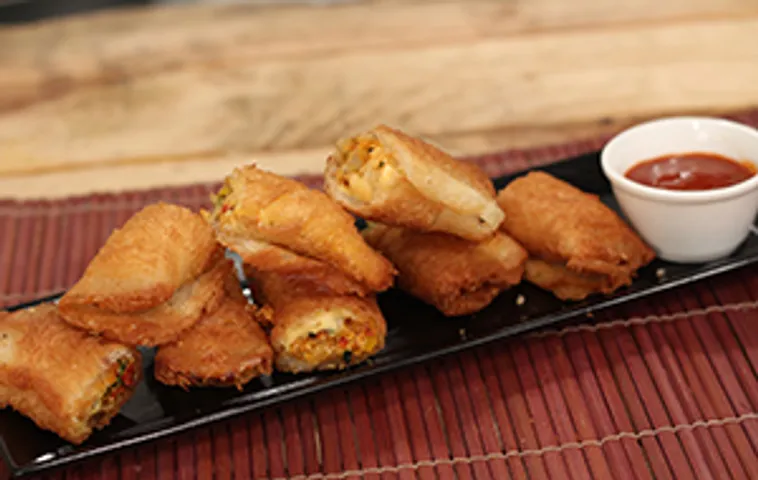 Schezwan Paneer Roll