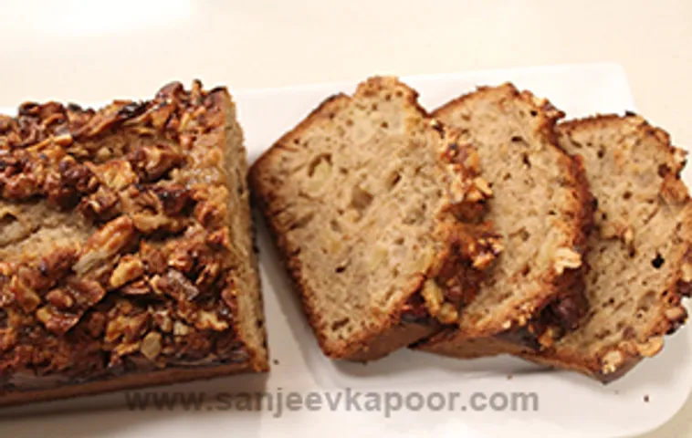 Apple Banana Pecan Nut Loaf