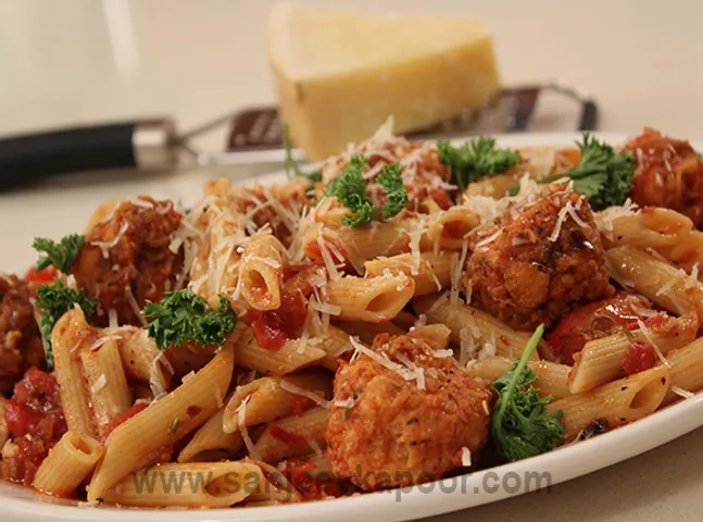 Penne with Spicy Paneer Balls in Tangy Tomato Sauc