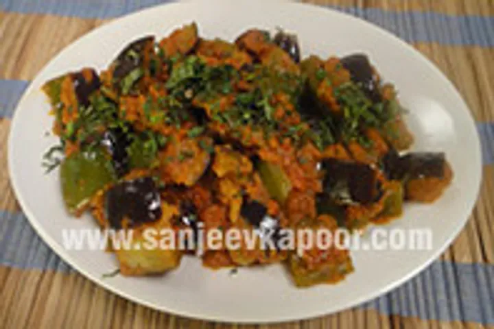 Baingan Shimla Mirch aur Tamatar ki Sabzi