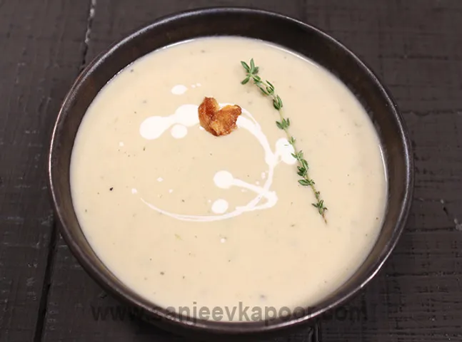 Roasted Garlic and Potato Soup