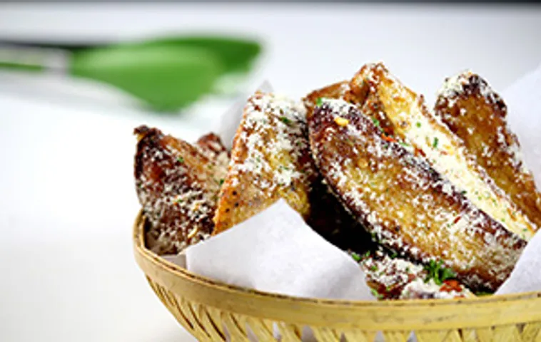 Crispy Parmesan Potato Wedges
