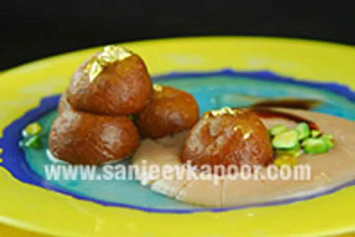 Sunheri Gulab-e-Gulkand with Rose Scented Sauce