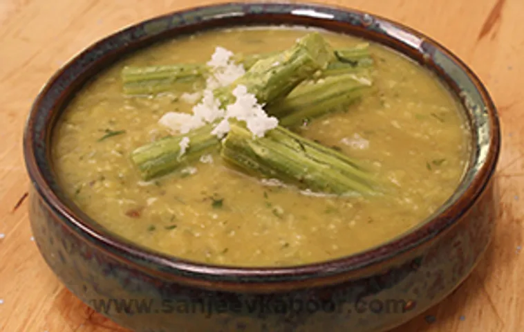 Dal with Drumsticks