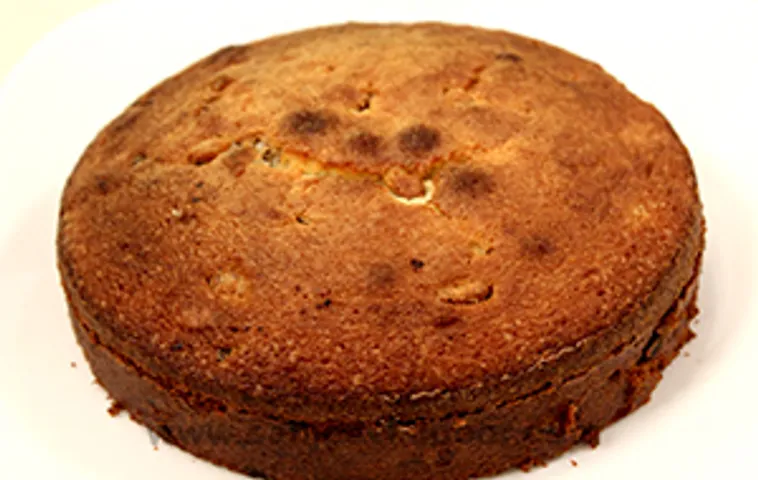 Walnut and Chocolate Chip Cake