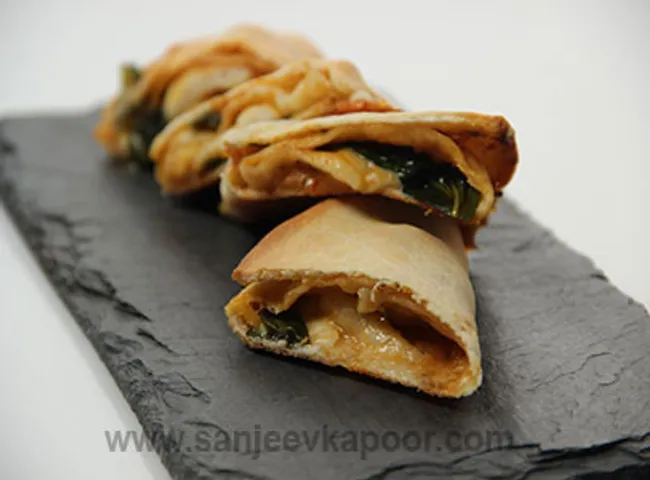 Pizza Margherita Roll