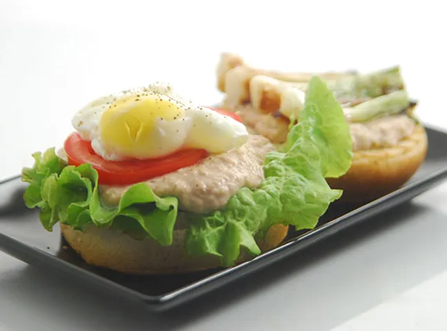 Poached Egg Tuna Burger-Cook Smart