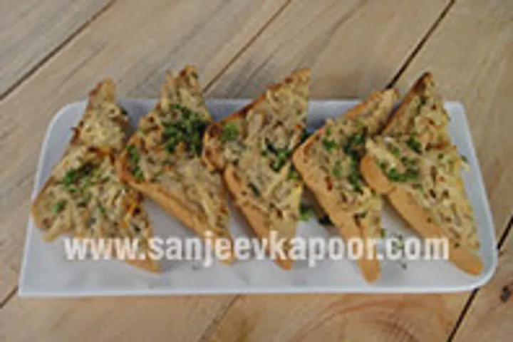Creamy Chicken Toast 