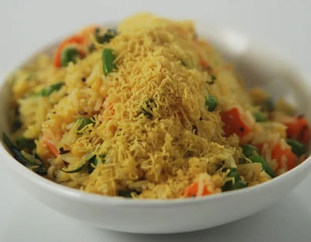 Bhaat With Sev