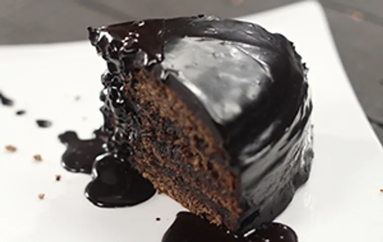 Rich Chocolate Cake - Dark Temptation