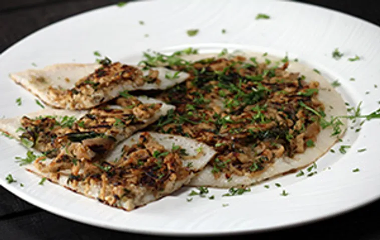 Pepper Chicken Uttappam