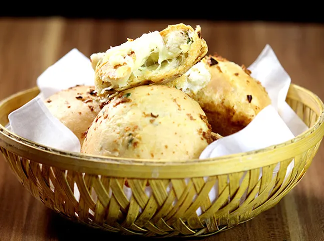 Cheesy Garlic Bombs