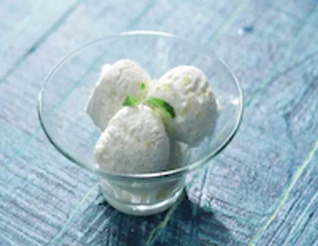COCONUT AND LIME ICE CREAM
