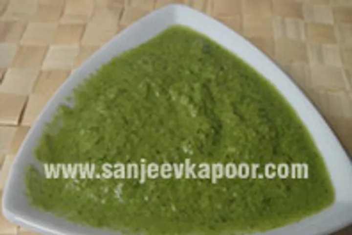 Nariyal aur Kachche Aam ki Chutney