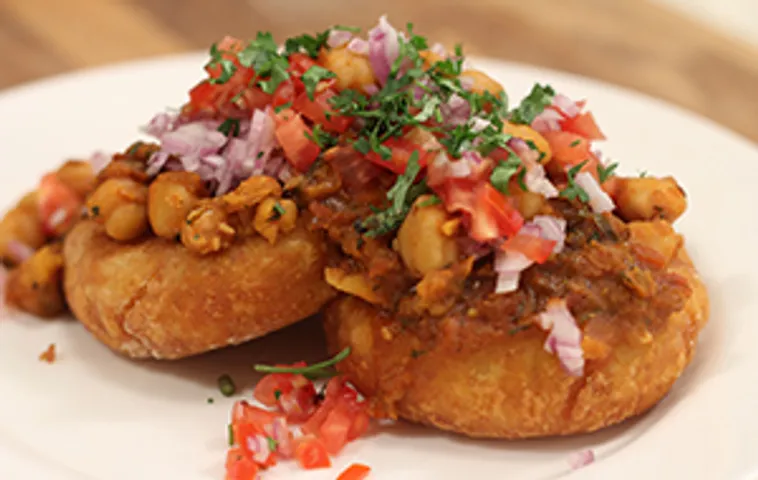 Chole with Aloo Tikki