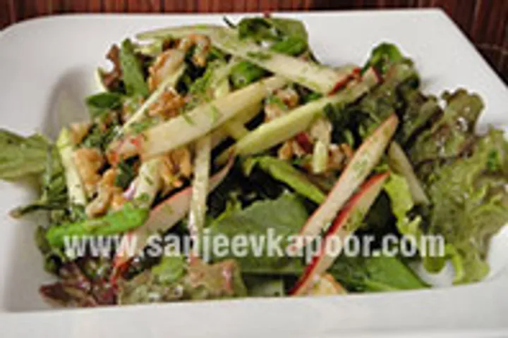 Herb Salad with Raw Mango and Apple