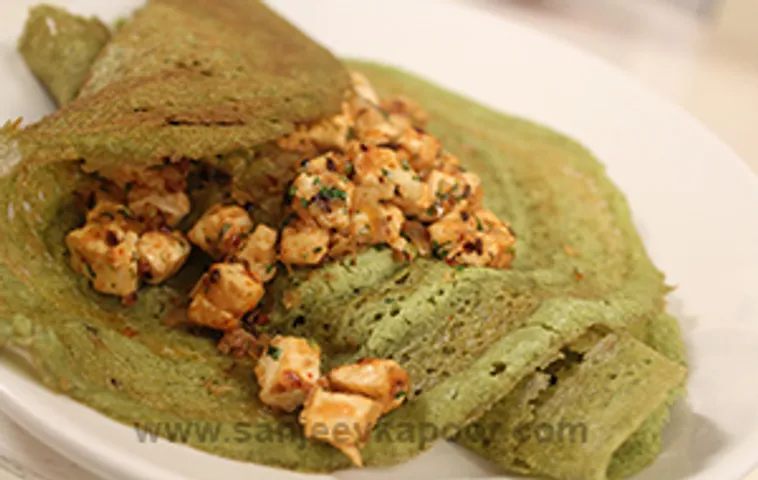 Palak Paneer Dosa