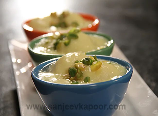 Rasgulla Custard with Fruit
