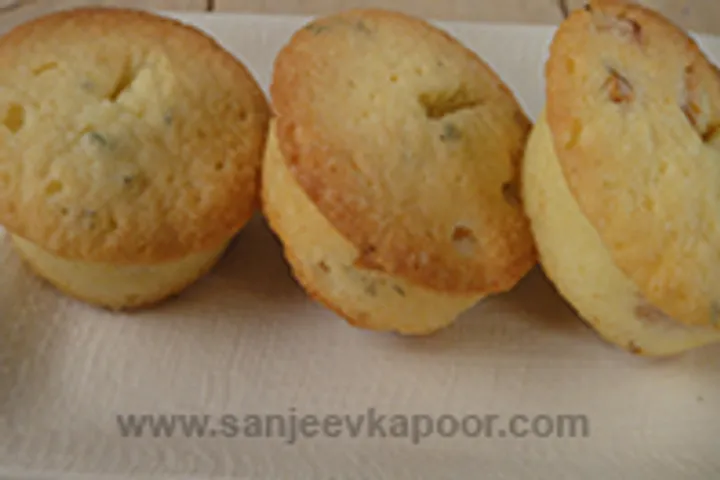 Thyme and Apricot Muffins