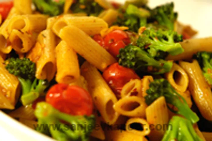 Burnt Garlic With Whole Wheat Pasta