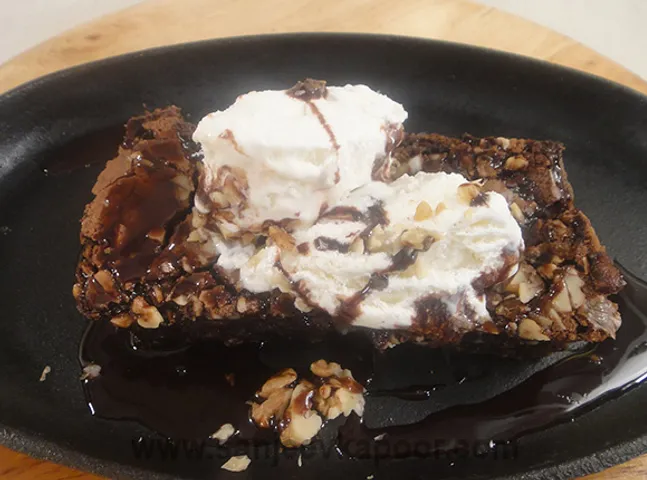 Sizzling Walnut Brownie