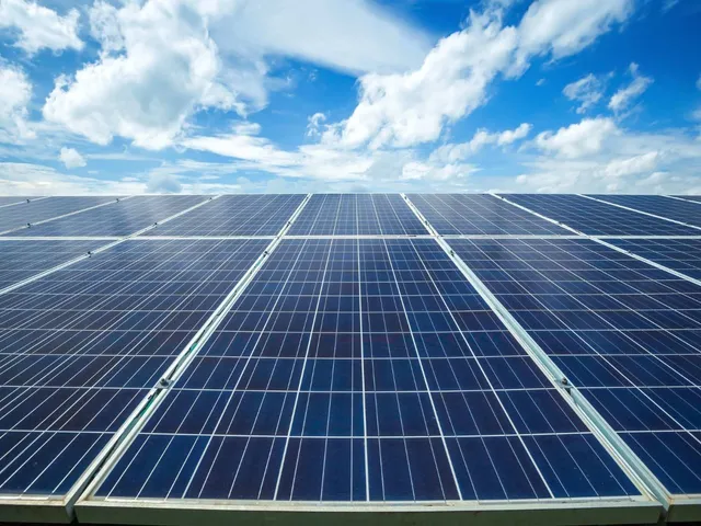 Waaree Renewable Secures INR 1,252 Crore Solar EPC Order for 870 MW Project