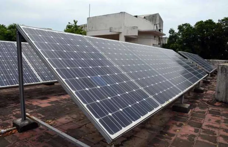 417 Remote Villages of Orissa Solar-Powered: Centre
