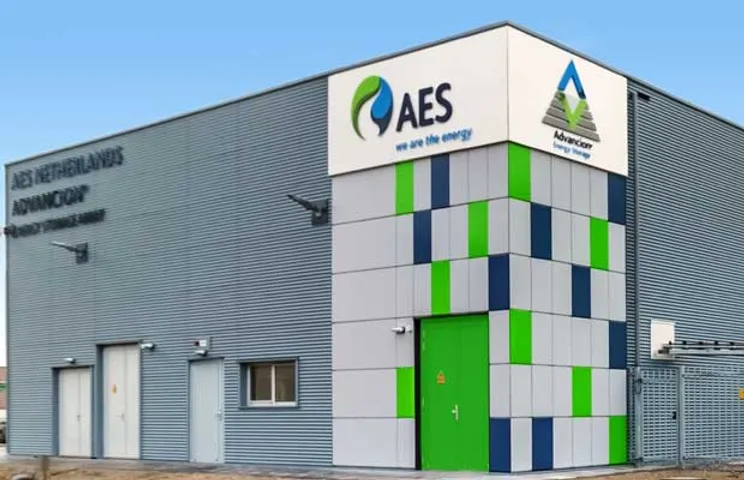 US Firm AES Unveils New Solar Installation Robot