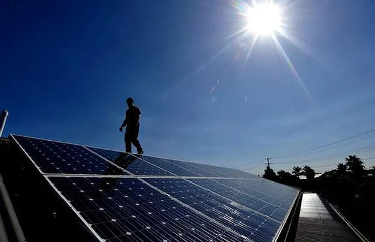 Merchants to Soon Offer Products From Solar-Powered 'Smart Shops'