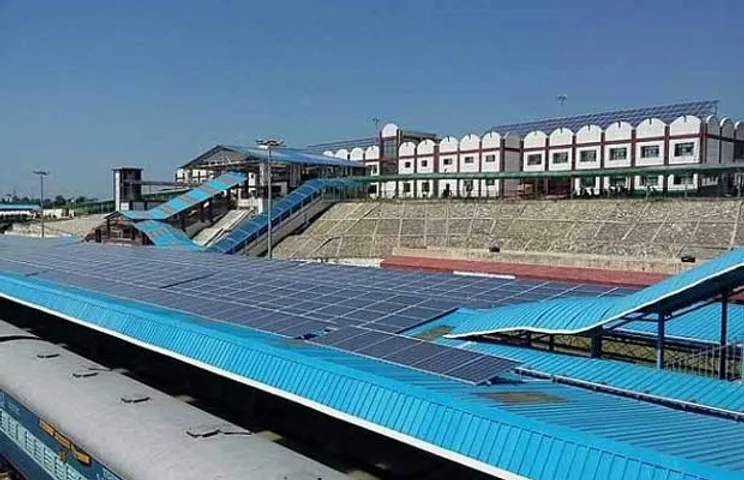 Delhi Railway Stations to get Rooftop Solar Power Plants