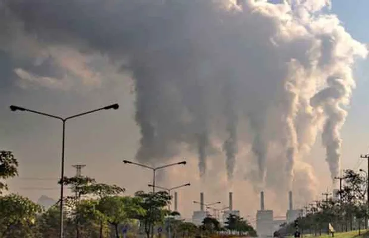 Progress in Solar Energy Sector Helped India Cut Greenhouse Gas Emissions in 2017: Report