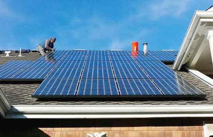 Dwarka Housing Society Gets First Grid-Connected Rooftop Solar Plant