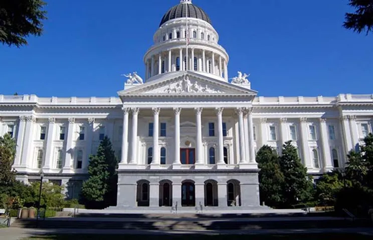 California Assembly Passes 100% Carbon-Free Electricity Bill