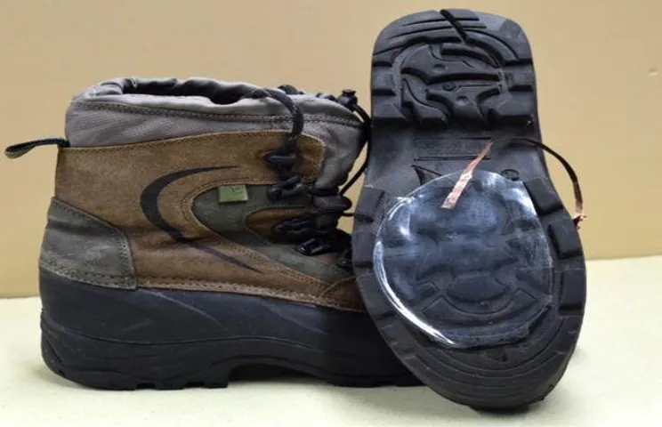 Hiking shoe with Nanogenerator