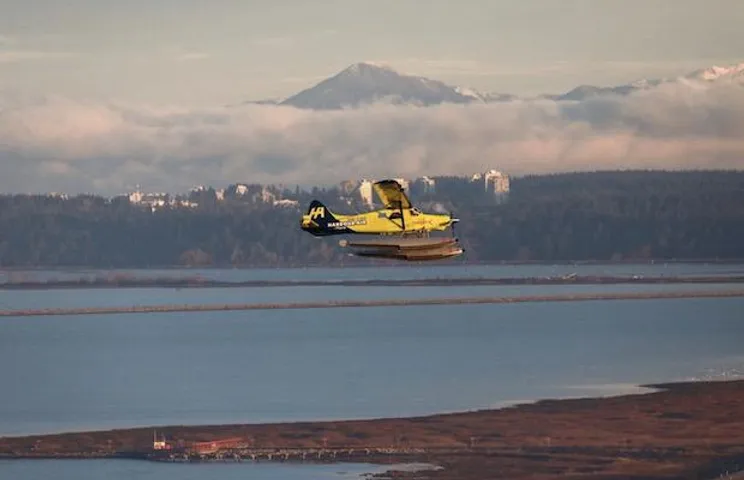 World’s First Fully Electric Commercial Aircraft Takes off in Canada