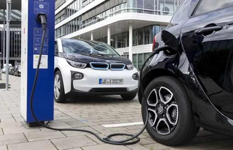 Total EV Charge Points Paris