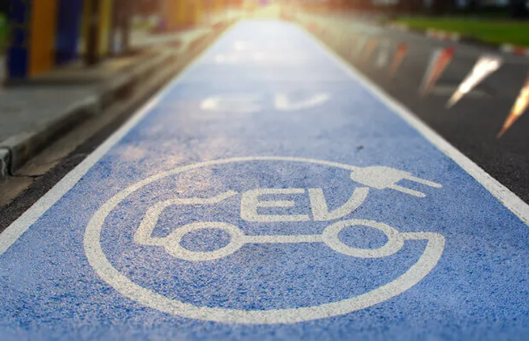electric vehicle (ev)