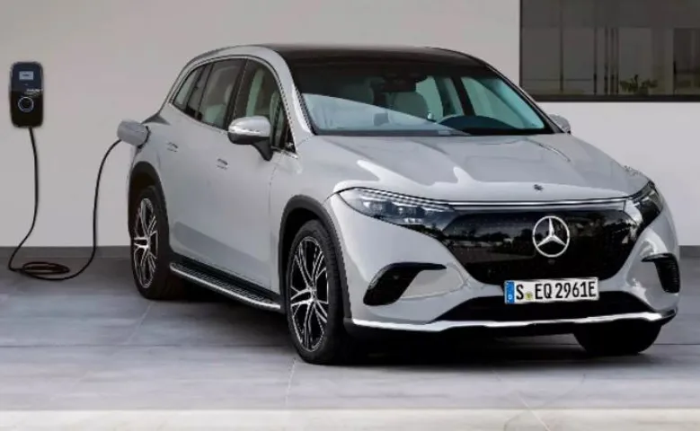 Mercedes Benz electric EQS SUV